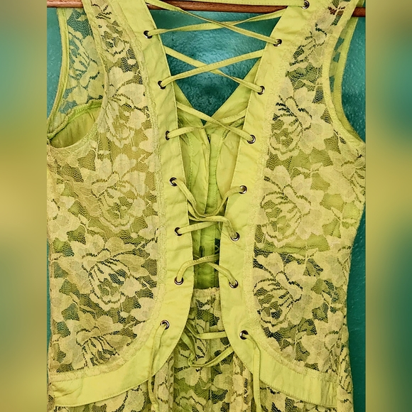 NWOT lace top - Picture 4 of 10